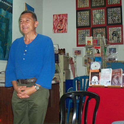 Poeta Héctor López.