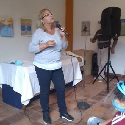 Olga Virginia Barrios, bolerista