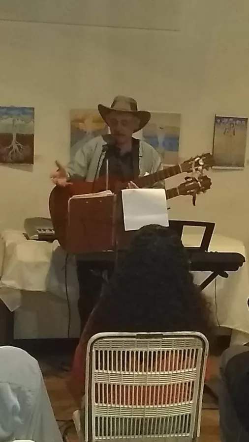 Poeta Gustavo Bazán