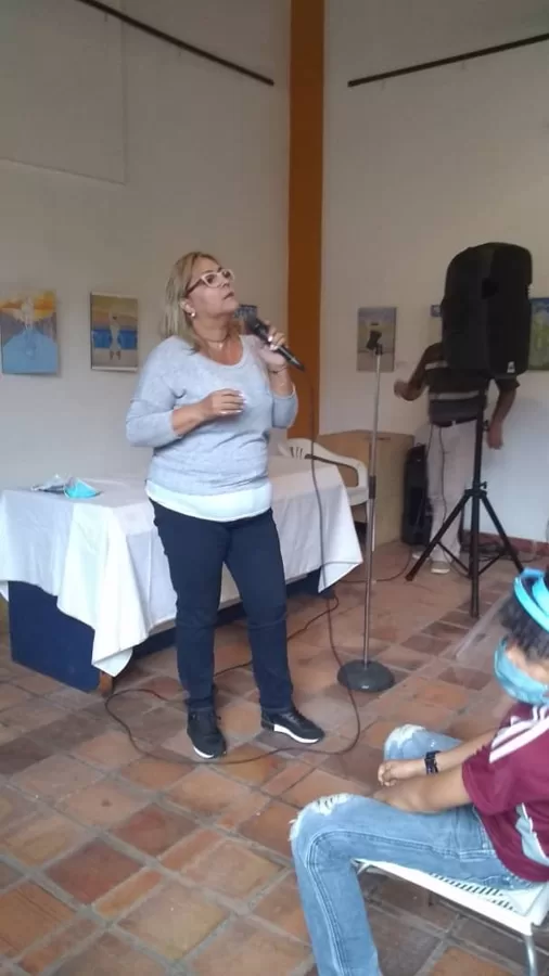 Olga Virginia Barrios, bolerista