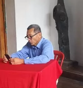 Poeta Héctor López